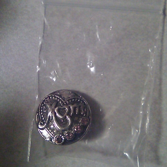 NWOT/SNAP BRACELET W/H 2 SNAPS - Picture 2 of 12